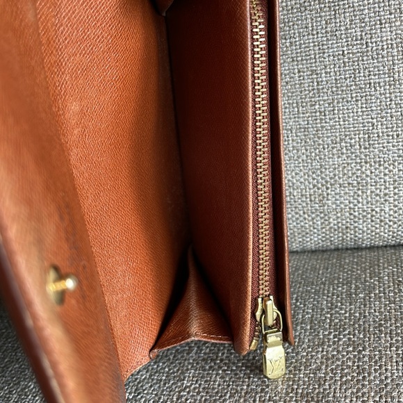 Louis Vuitton | Monogram Canvas Tressor Short Compact Wallet - Picture 9 of 16